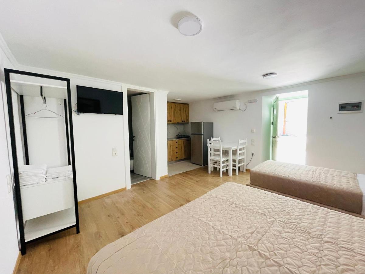 Mpolanos Guesthouse Химар Екстериор снимка