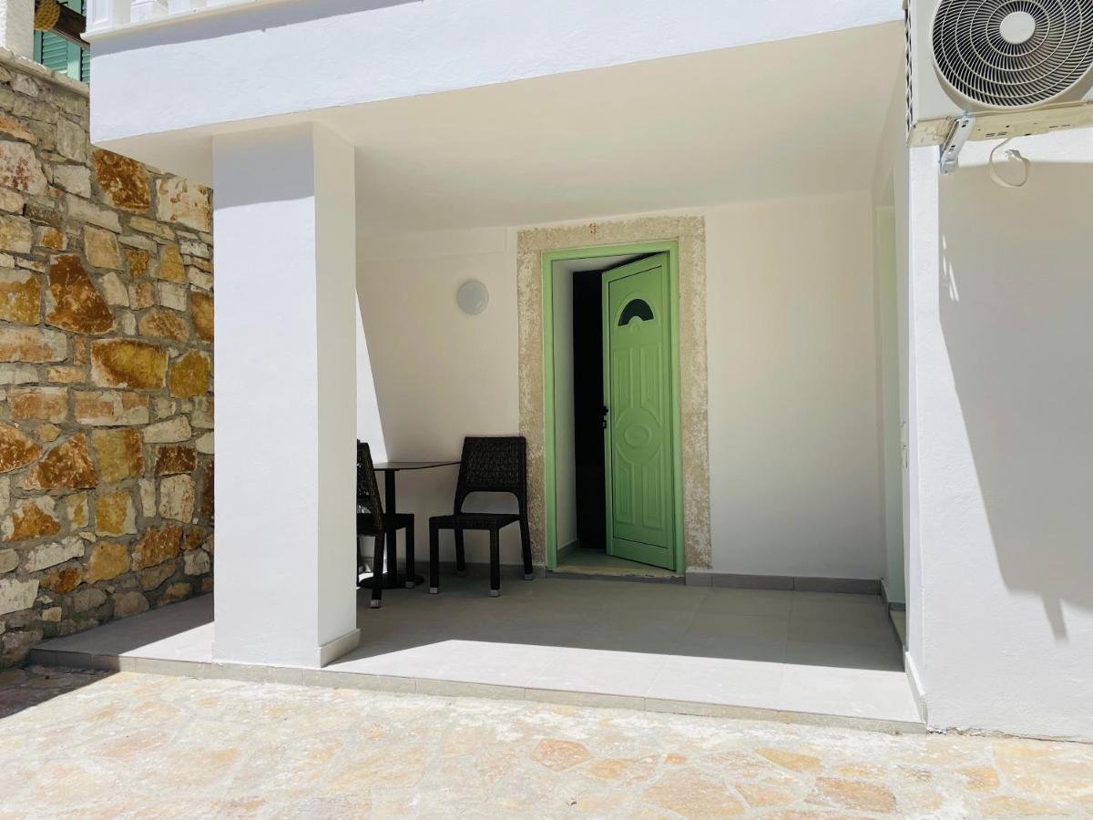 Mpolanos Guesthouse Химар Екстериор снимка