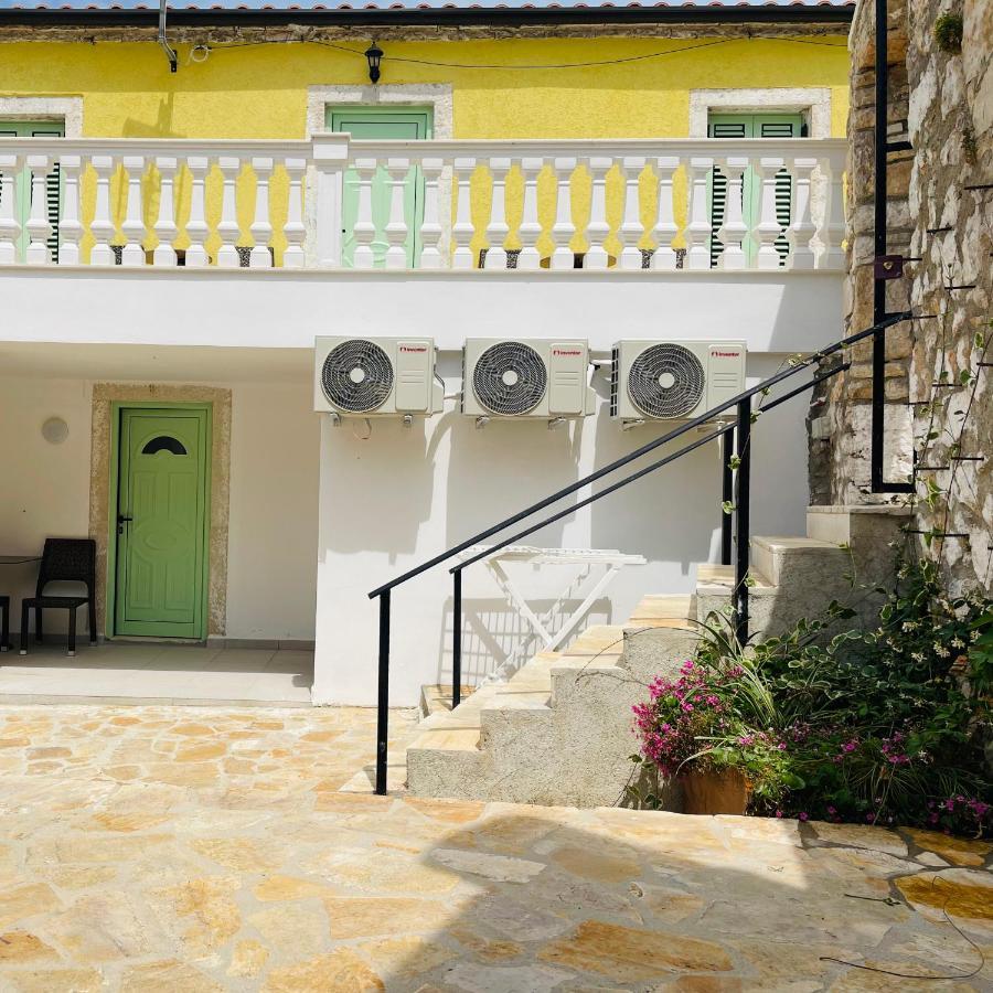 Mpolanos Guesthouse Химар Екстериор снимка